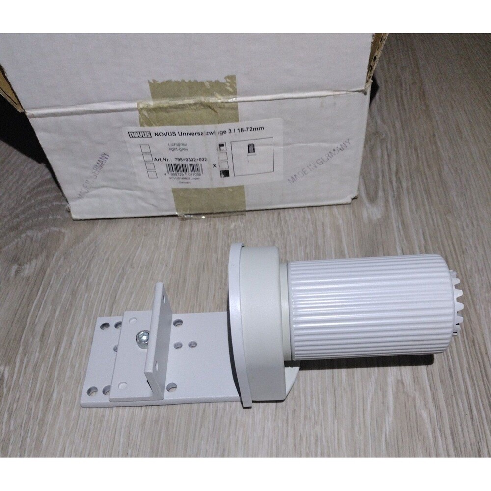 Novus Universal Desk Clamp